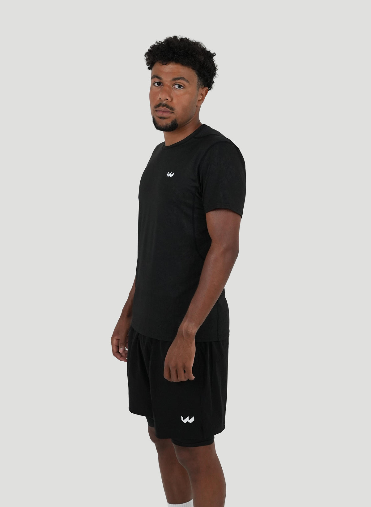 color:black