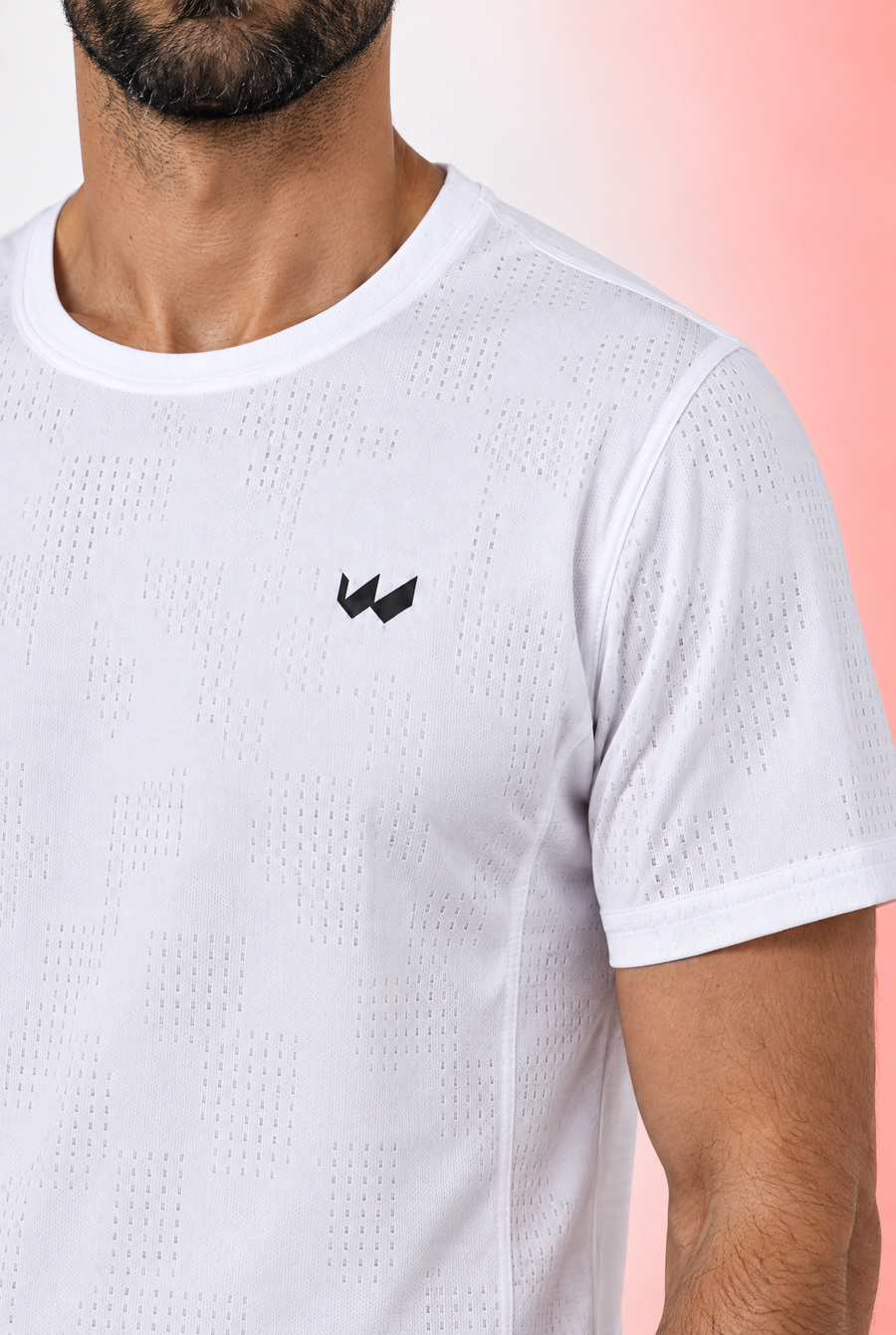 color:white